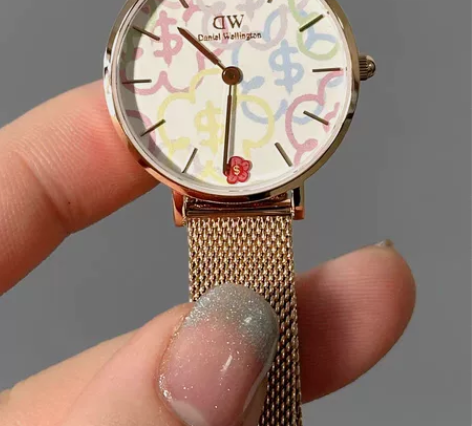 dw钢带新款新年手表，新款最新款，寓意一路...