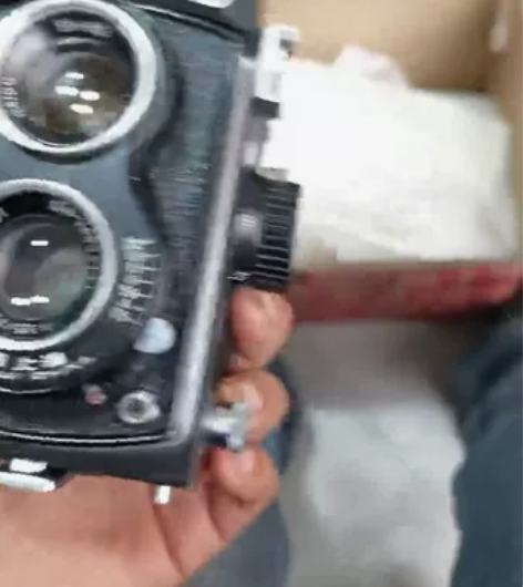 海鸥4B。已经保养过，快门干脆利落、光圈顺...