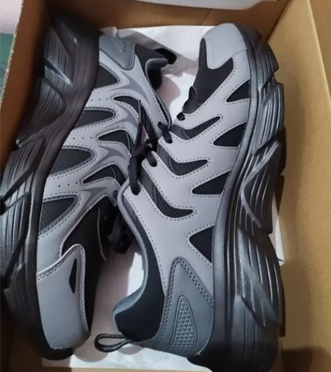 特步运动鞋43码一次没有穿 感兴趣的话点“...