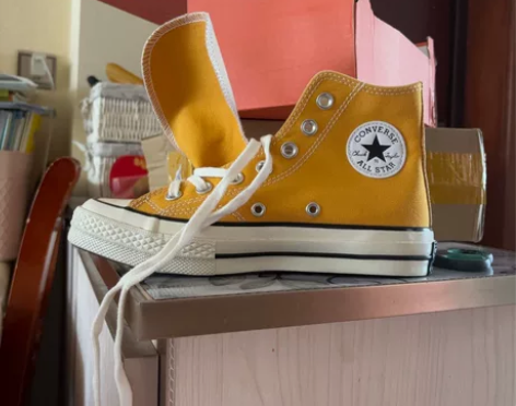 出全新36码匡威，89元 感兴趣的话点“我...