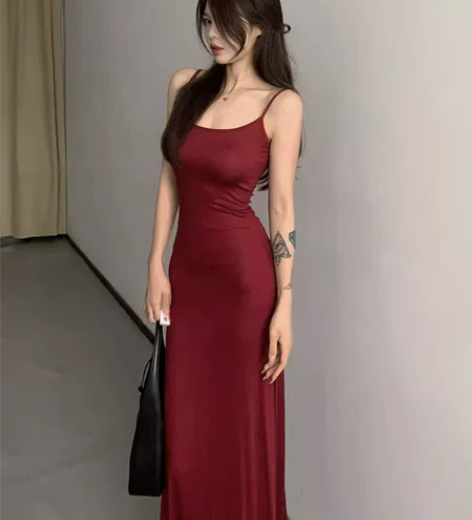 法式气质修身吊带大裙摆显瘦长款裙酒红色紧身...