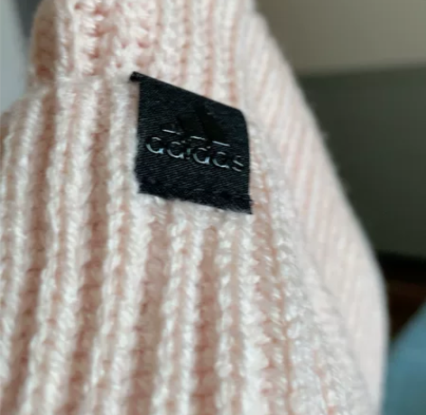 阿迪针织帽 粉色 感兴趣的话点“我想要”和...