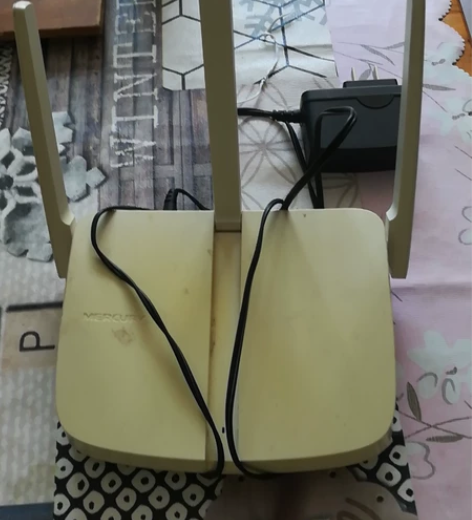 水星三天线300M小路由器，型号MW313...