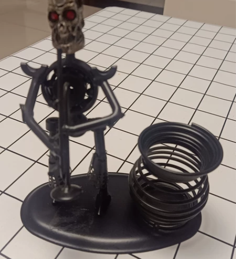 故宫藏宝精美挂历,木质笔筒摆件,全新,闲置...