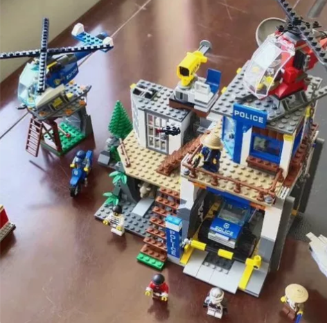 乐高60174山地特警总部警察局积木拼装玩...