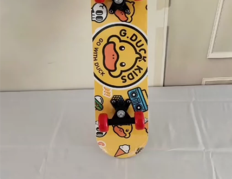 【便宜处理】全新G.Duck正品儿童滑板可...
