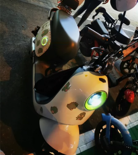 绿源M0dα2，全身车身小巧玲珑，虽然车身...