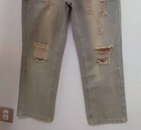 全新  做旧破洞牛仔裤   高腰设计 宽松...