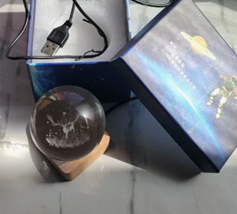七彩变光，工艺礼品水晶球 一鹿相伴，喻义深...