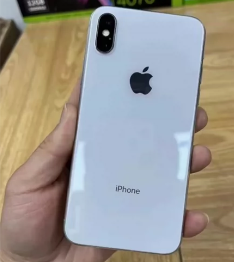给钱就出 本人自用一手95新iPhone...