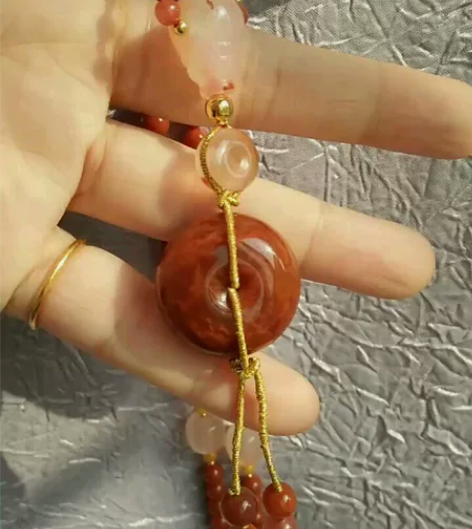 南红平安扣毛衣链满肉南红毛衣链，成色看得见...