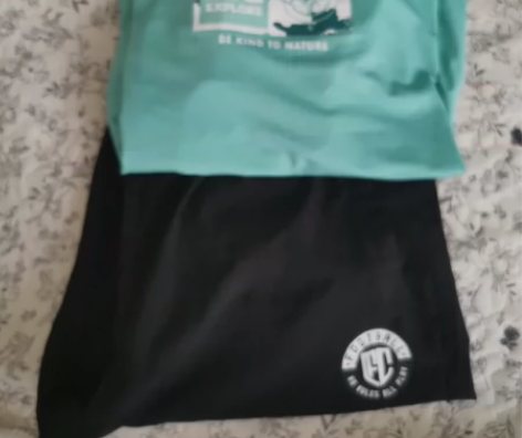 361运动套装速干160码 一套包邮。九九...