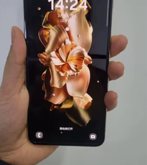 w23filp国行正品 自己不想用了[托腮]