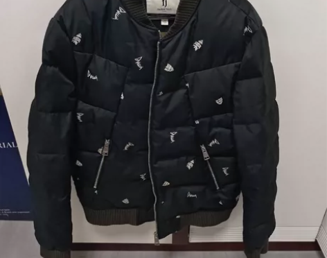 马克华菲男士羽绒服，夹克版，175码保持很...