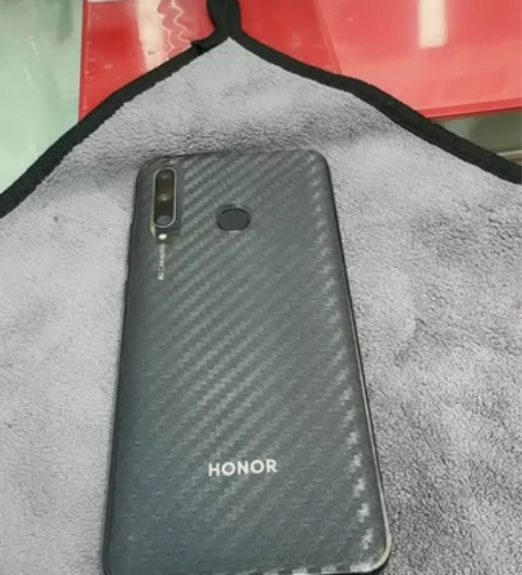 荣耀20i  6+128 4g单机  可做备用机 感兴趣的话...