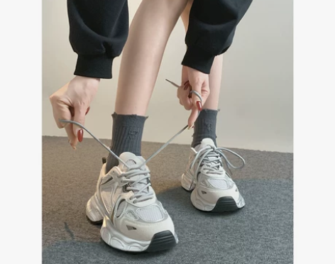 贾不假运动鞋女款2024春秋季新款时尚跑步...