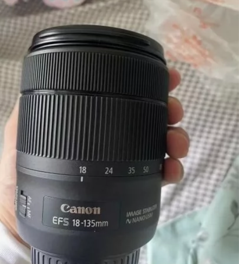 佳能18-135usm镜头 很新基本上用得...