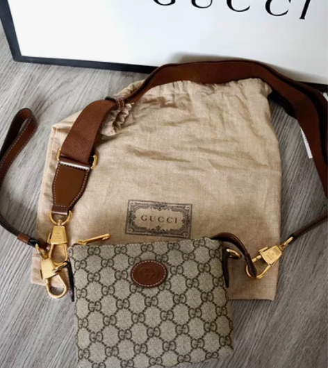 Gucci 斜挎包 手拿包 两用 配宽肩带...