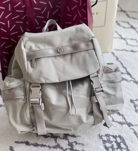 lululemon  瑜伽休闲运动双肩防水...