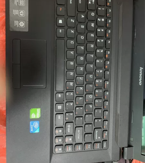 好多年的笔记本电脑，正常使用可以，放家上灰...