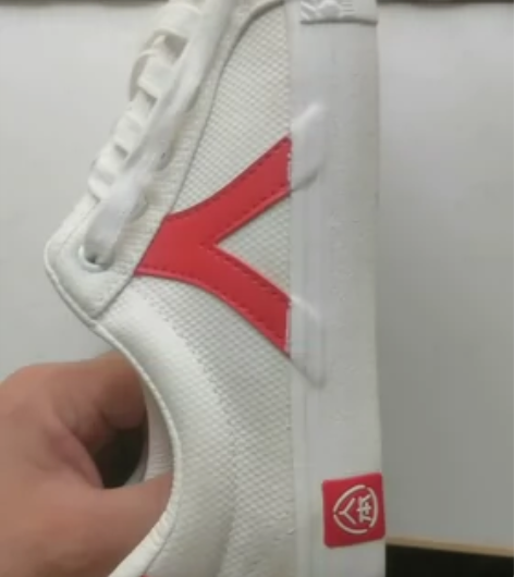 人本帆布鞋，鞋底无磨损 38码内长240，...