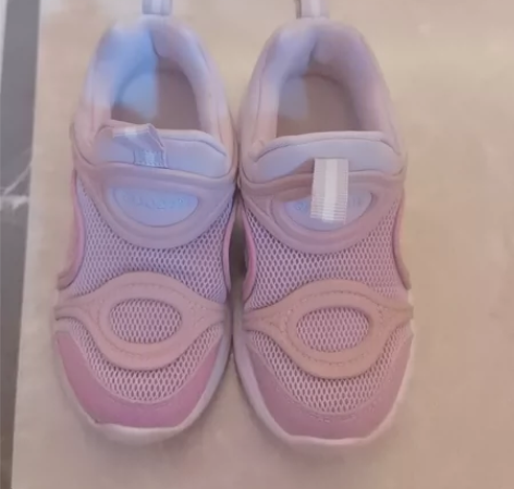 乔丹女童毛毛虫鞋28码,很新,没穿几次 感...