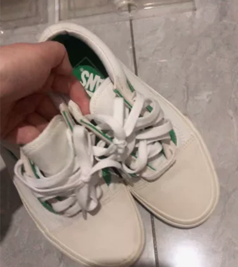 万斯 全新仅试 220 34码 我35能穿...