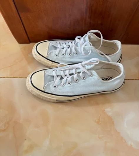 匡威 超级好看的蓝色 37码 污渍清洗后发...