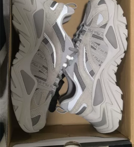 全新，未穿.39码内长250韩版斐乐鱼刺。...