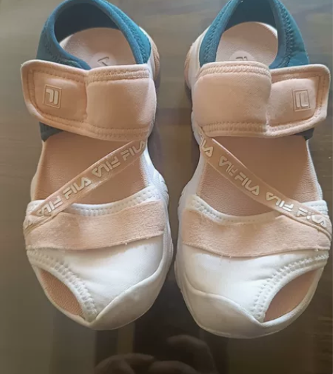 斐乐女凉鞋，专柜正品，穿过几次大概9成新，...