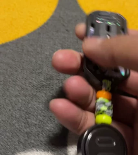 木樱 锆合金 音浪推牌 外带伞绳 正面有一...