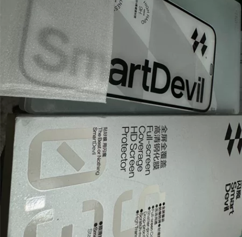 苹果12钢化膜，闪魔，用不到了，低价转让。...