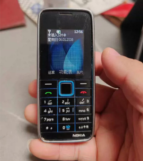 诺基亚3500c，都能正常使用，以前上学买...