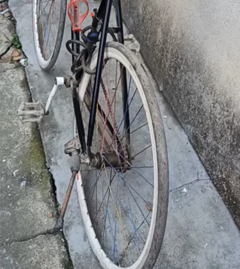 自行车死飞，闲置便宜出，功能完好，新旧如图...