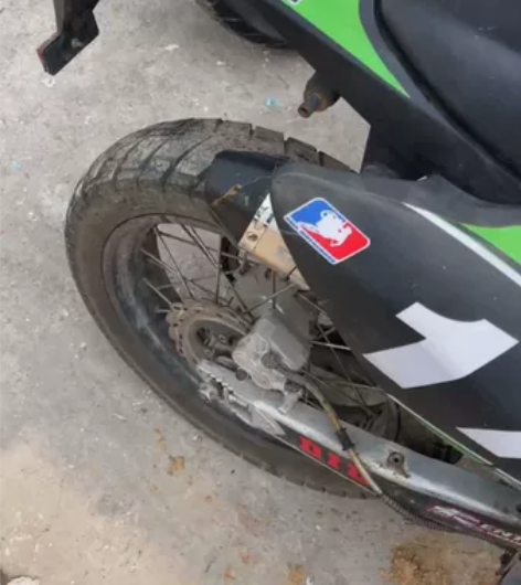 海陵m4改装天蝎排气，wp减震退圈不玩了，...