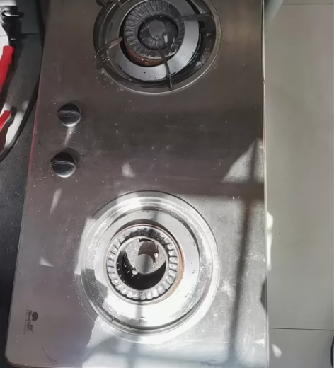 红日不锈钢台面燃气灶低价处理 感兴趣的话点...