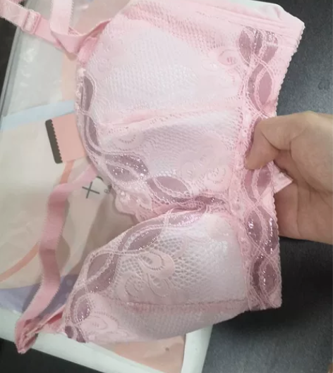 全新十月结晶哺乳衣,号码是36/80C的。...