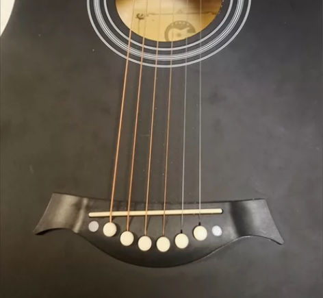 低价转让40寸单板吉他二手，适合初学者，琴...