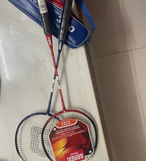 GONGXI300羽毛球拍，全新 感兴趣的...