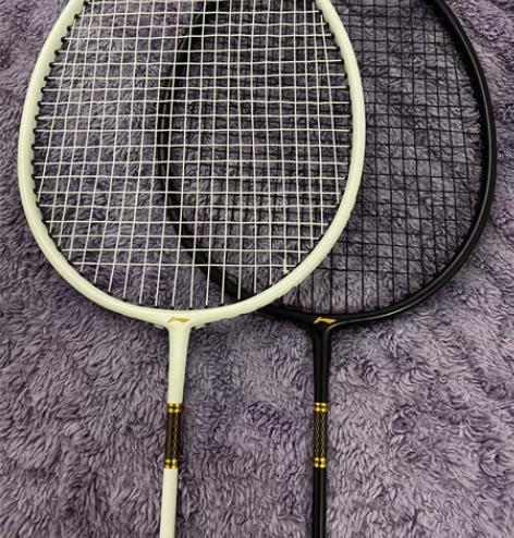闲置转让李宁羽毛球拍,一支也给包邮了,球拍...