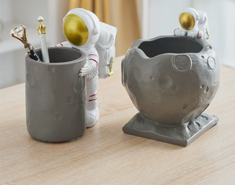 创意ins宇航员笔筒学生男孩现代简约办公室...