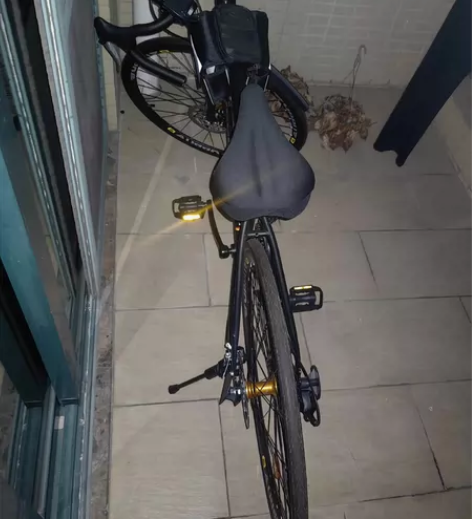 吉普公路车 只骑了两次。买附带骑车配件。 ...