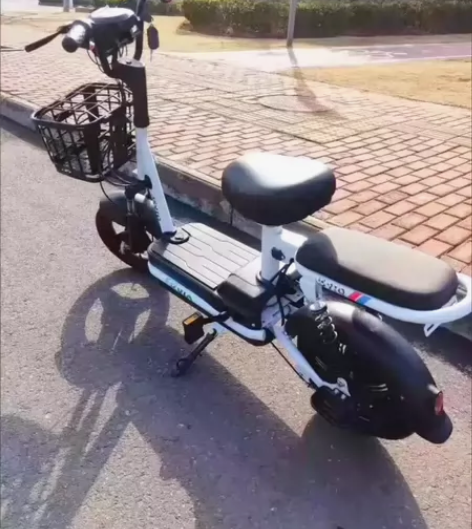 【离校处理】学生电动车、爱玛电动车、轻便电...