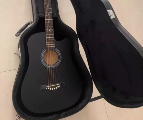 女生个人闲置吉他二手原价2300多转让！ 几乎全新，因为要考...
