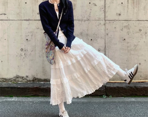 春秋白色女半身裙2024年新款修身a字裙设...