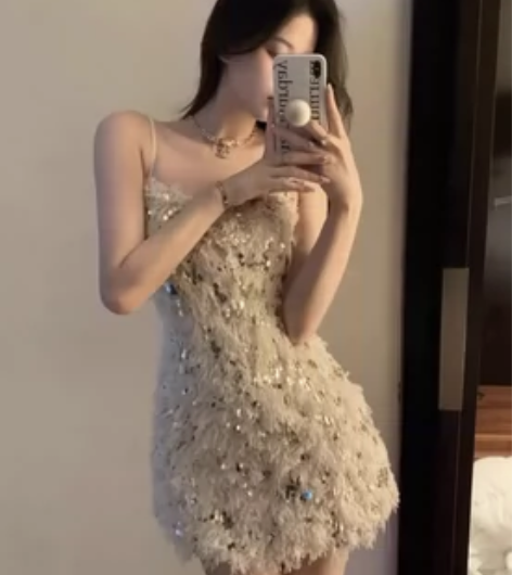 生日战裙穿了一次，闪闪甜欲风，性感风。派对...