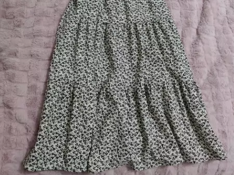 碎花吊带裙,只穿过几次,适合春秋,里面可以...