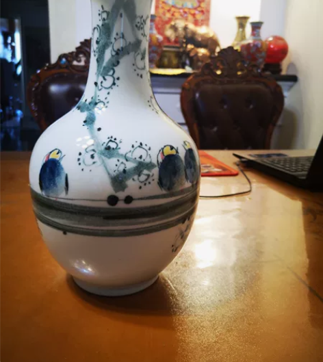 景德镇花瓶，工艺精美，瓶高30CM，家中闲...