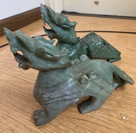 几十年的一对玉石雕刻貔貅 玉质细腻油润手工...