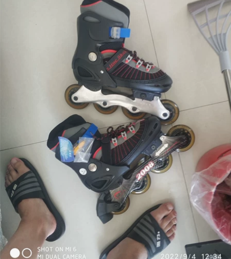 直排轮滑鞋旱冰鞋单排，全新的，39到42码...